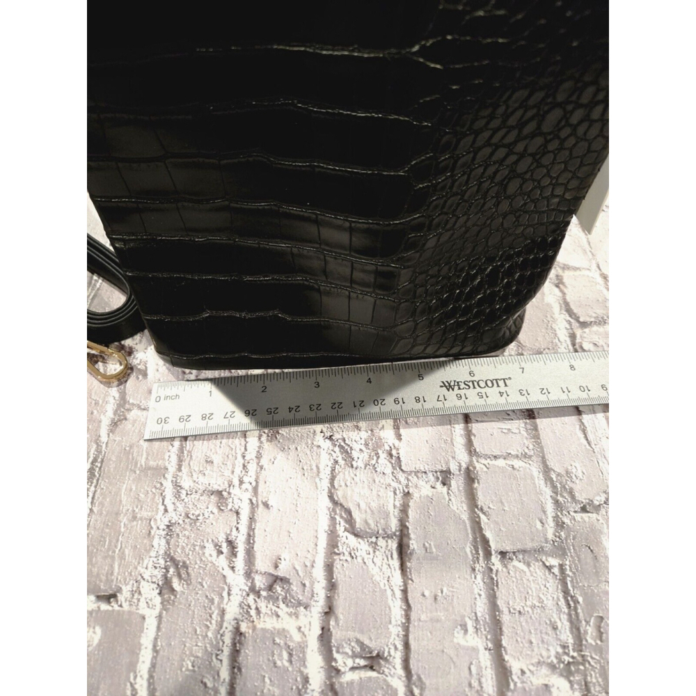 AOTA Crossbody Handbag Croc Bucket Purse Rachel Zoe Elena Black NWT Vegan Bucket - Picture 4 of 10